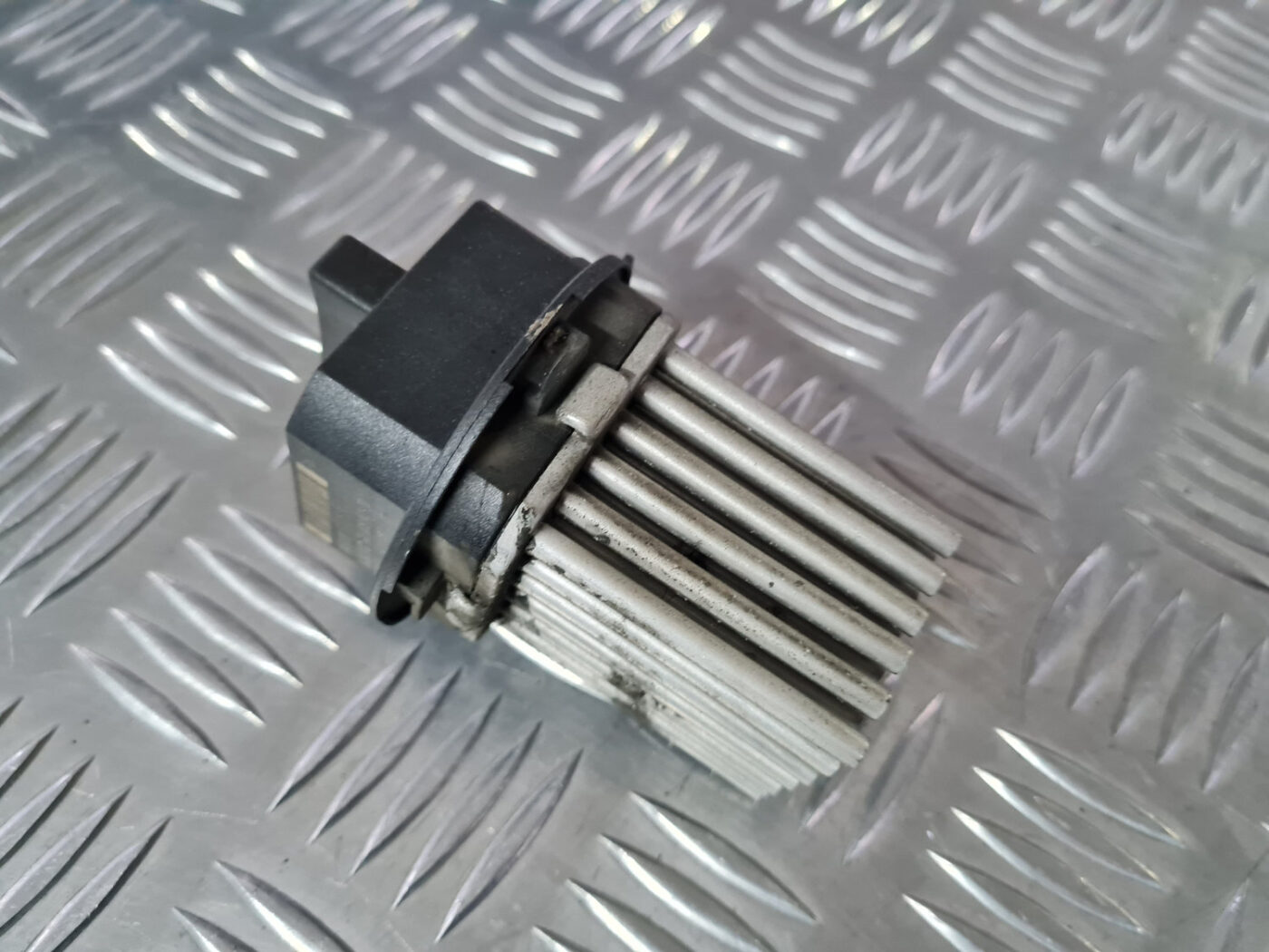 Salona ventilatora rezistors priekš VOLVO XC 60 2009 2 Salona ventilatora rezistors priekš VOLVO XC 60 2009