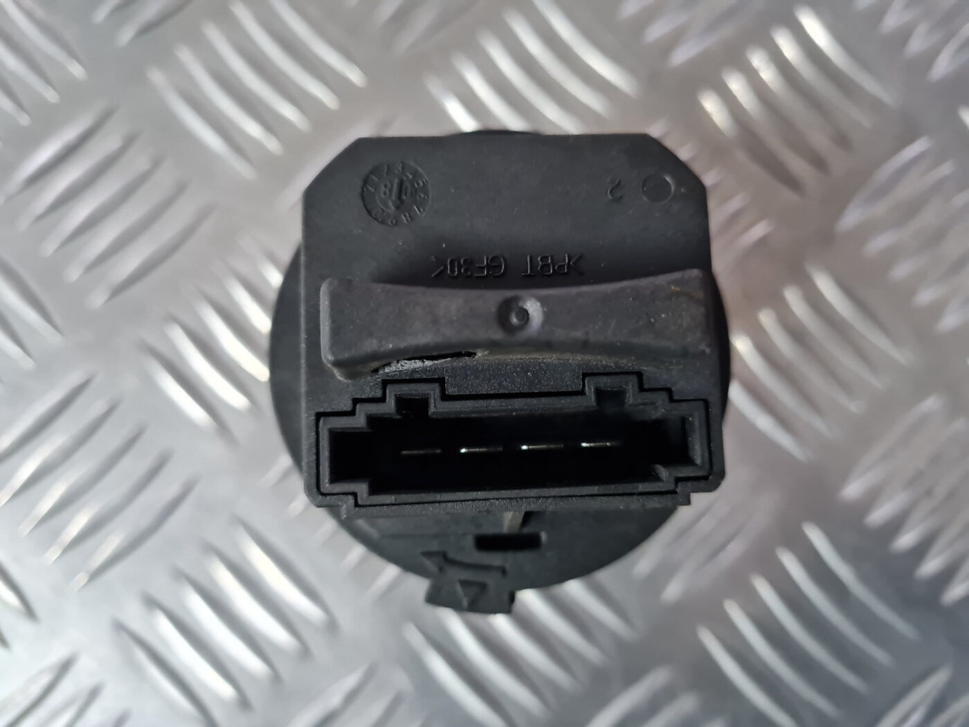 Salona ventilatora rezistors priekš VOLVO XC 60 2009 4 Salona ventilatora rezistors priekš VOLVO XC 60 2009