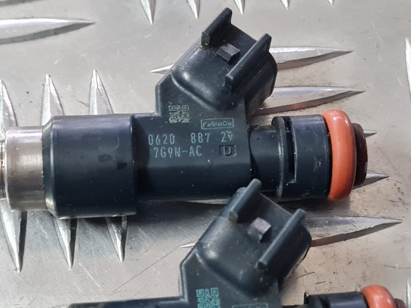 Degvielas smidzinātājs priekš VOLVO XC 60 2009 3 Degvielas smidzinātājs priekš VOLVO XC 60 2009