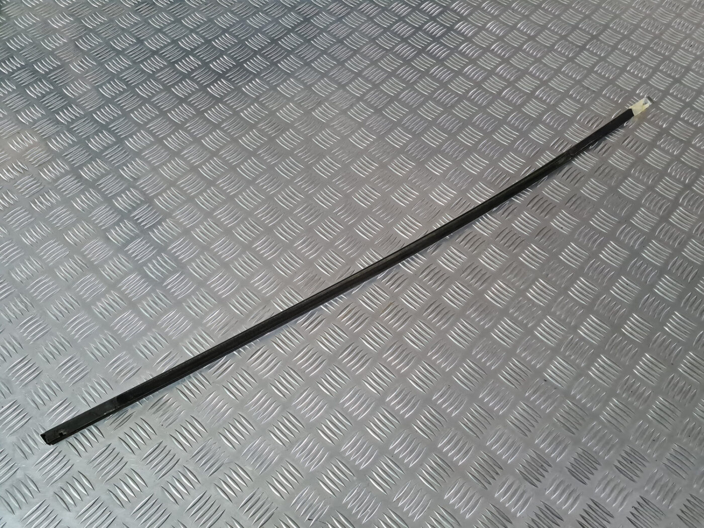 Durvju stikla moldings priekš VOLVO XC 60 2009 3 Durvju stikla moldings priekš VOLVO XC 60 2009