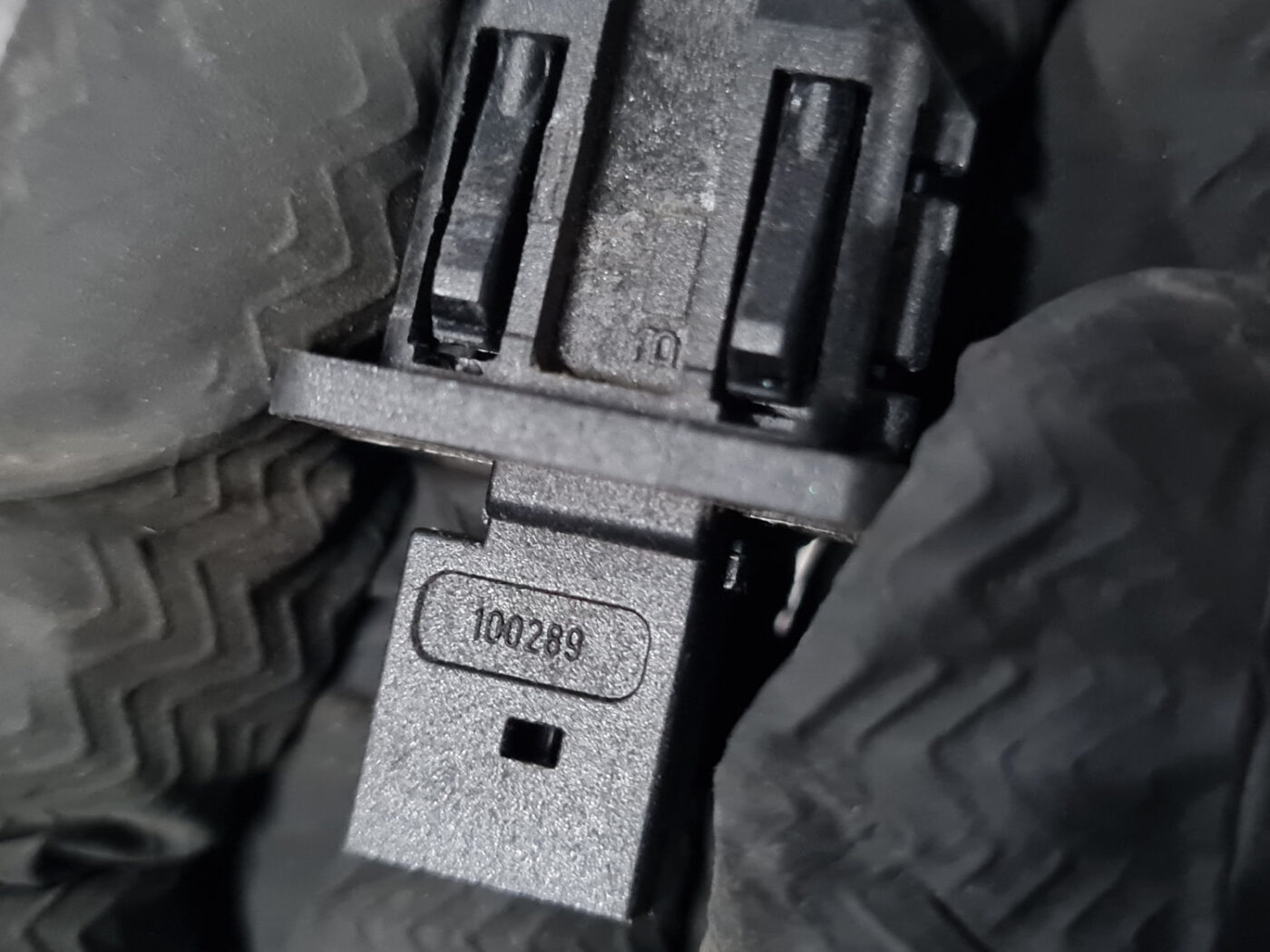 Temperatūras devejs priekš VOLVO XC 60 2009 5 Temperatūras devejs priekš VOLVO XC 60 2009