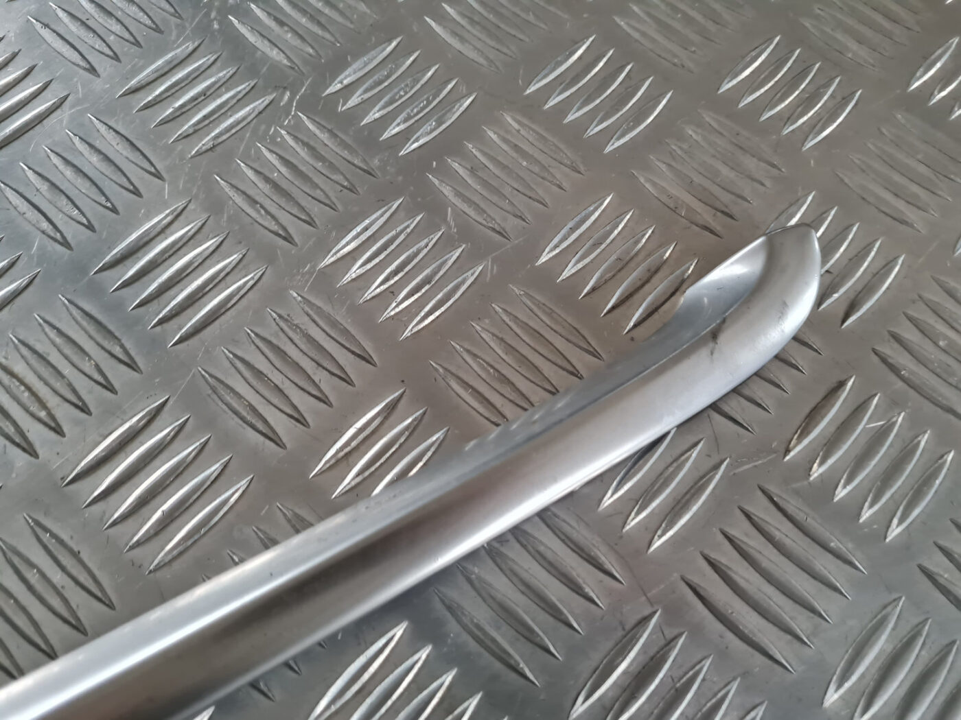 Pārsega moldings priekš VOLVO XC 60 2009 10 Pārsega moldings priekš VOLVO XC 60 2009