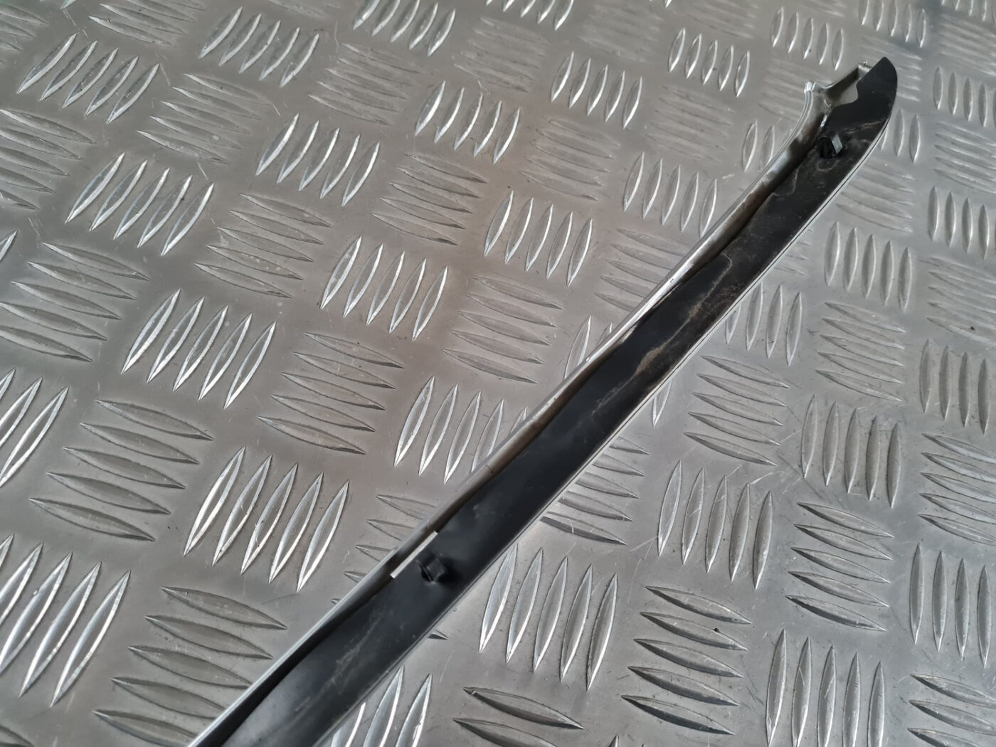 Pārsega moldings priekš VOLVO XC 60 2009 6 Pārsega moldings priekš VOLVO XC 60 2009