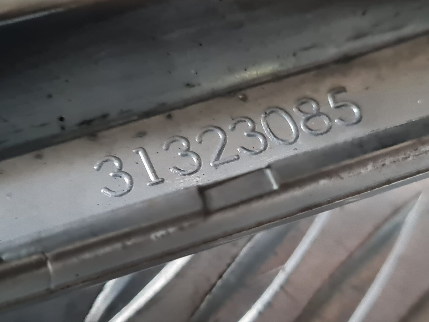 Pārsega moldings priekš VOLVO XC 60 2009 3 Pārsega moldings priekš VOLVO XC 60 2009