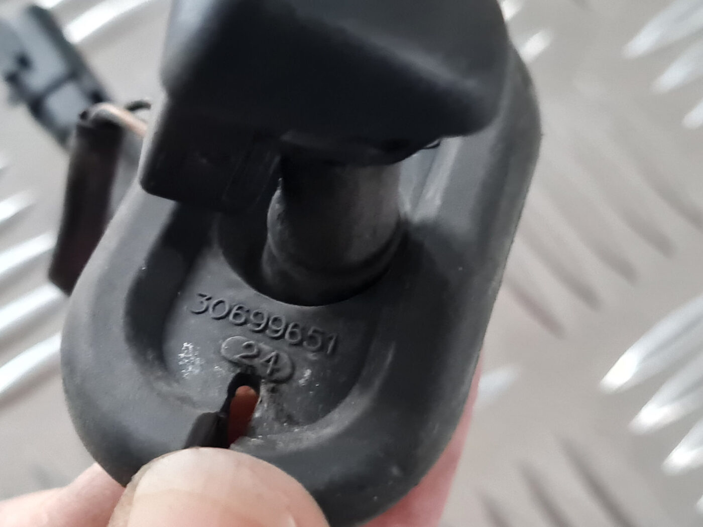 Vējstikla mazgāšanas šķidruma sprausla priekš VOLVO XC 60 2009 6 Vējstikla mazgāšanas šķidruma sprausla priekš VOLVO XC 60 2009