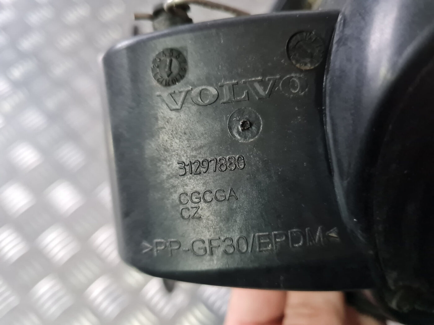 Degvielas tvertnes vāks priekš VOLVO XC 60 2009 3 Degvielas tvertnes vāks priekš VOLVO XC 60 2009