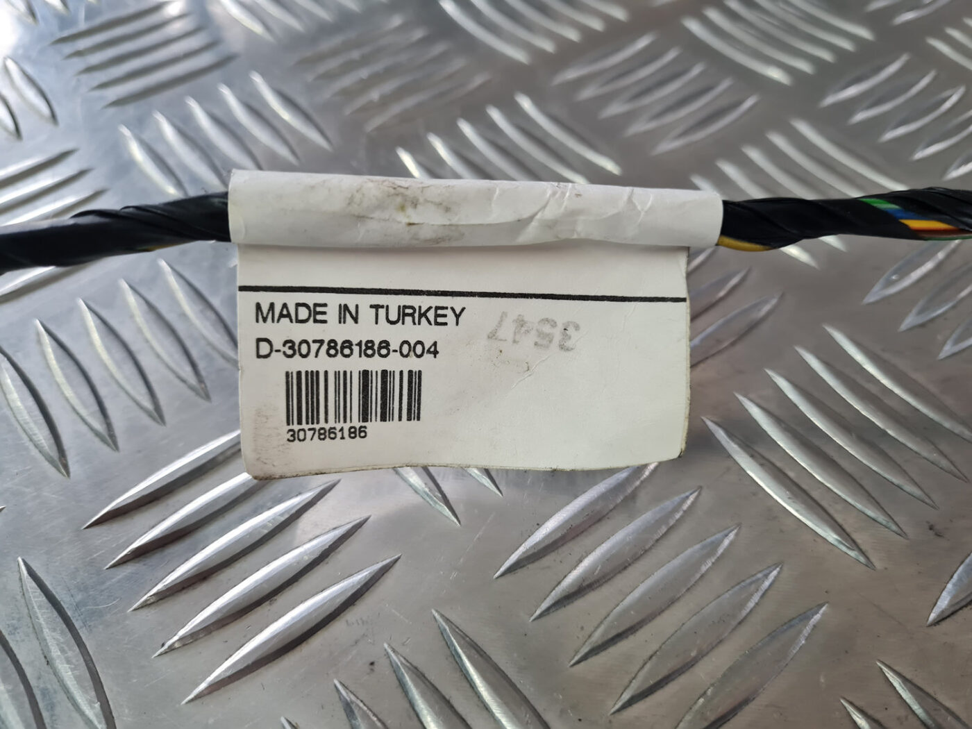 Pārkošanas devēju vads priekš VOLVO XC 60 2009 4 Pārkošanas devēju vads priekš VOLVO XC 60 2009