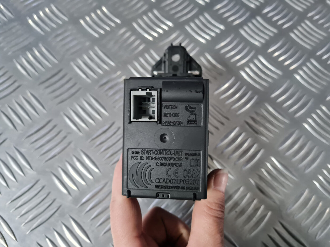 Aizdedzes slēdzene priekš VOLVO XC 60 2009 8 Aizdedzes slēdzene priekš VOLVO XC 60 2009