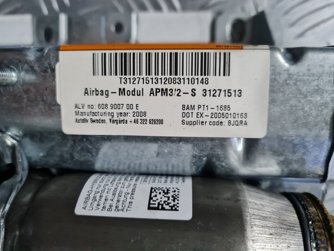 Mērinstrumentu paneļa drošības spilvens priekš VOLVO XC 60 2009 7 Mērinstrumentu paneļa drošības spilvens priekš VOLVO XC 60 2009