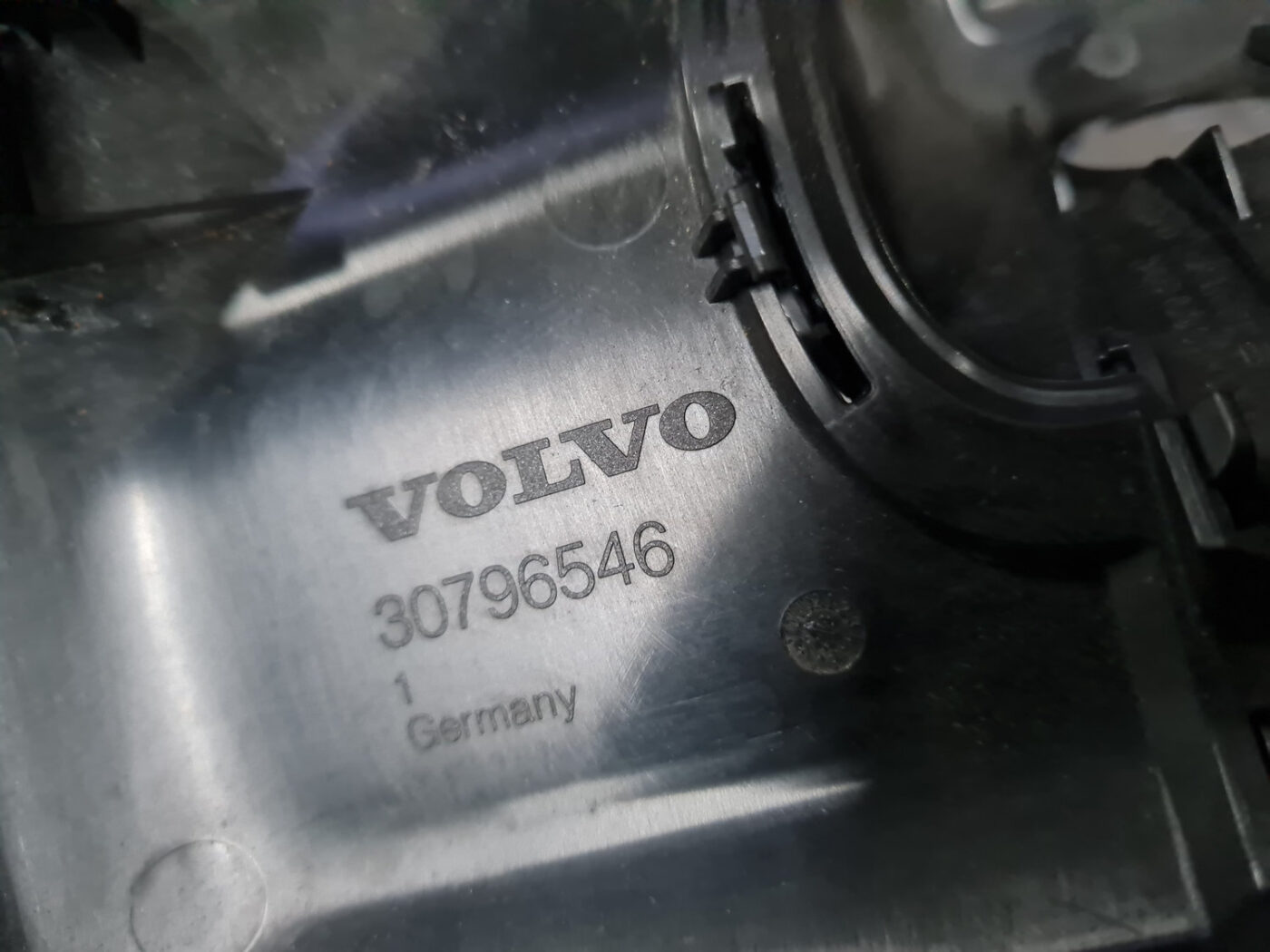 Atpakaļskata spoguļa apdare (salonā) priekš VOLVO XC 60 2009 4 Atpakaļskata spoguļa apdare (salonā) priekš VOLVO XC 60 2009