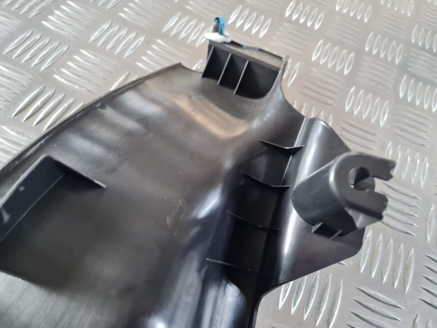 Sliekšņa aizmugurēja kreisa uzlika (salonā) priekš VOLVO XC 60 2009 4 Sliekšņa aizmugurēja kreisa uzlika (salonā) priekš VOLVO XC 60 2009