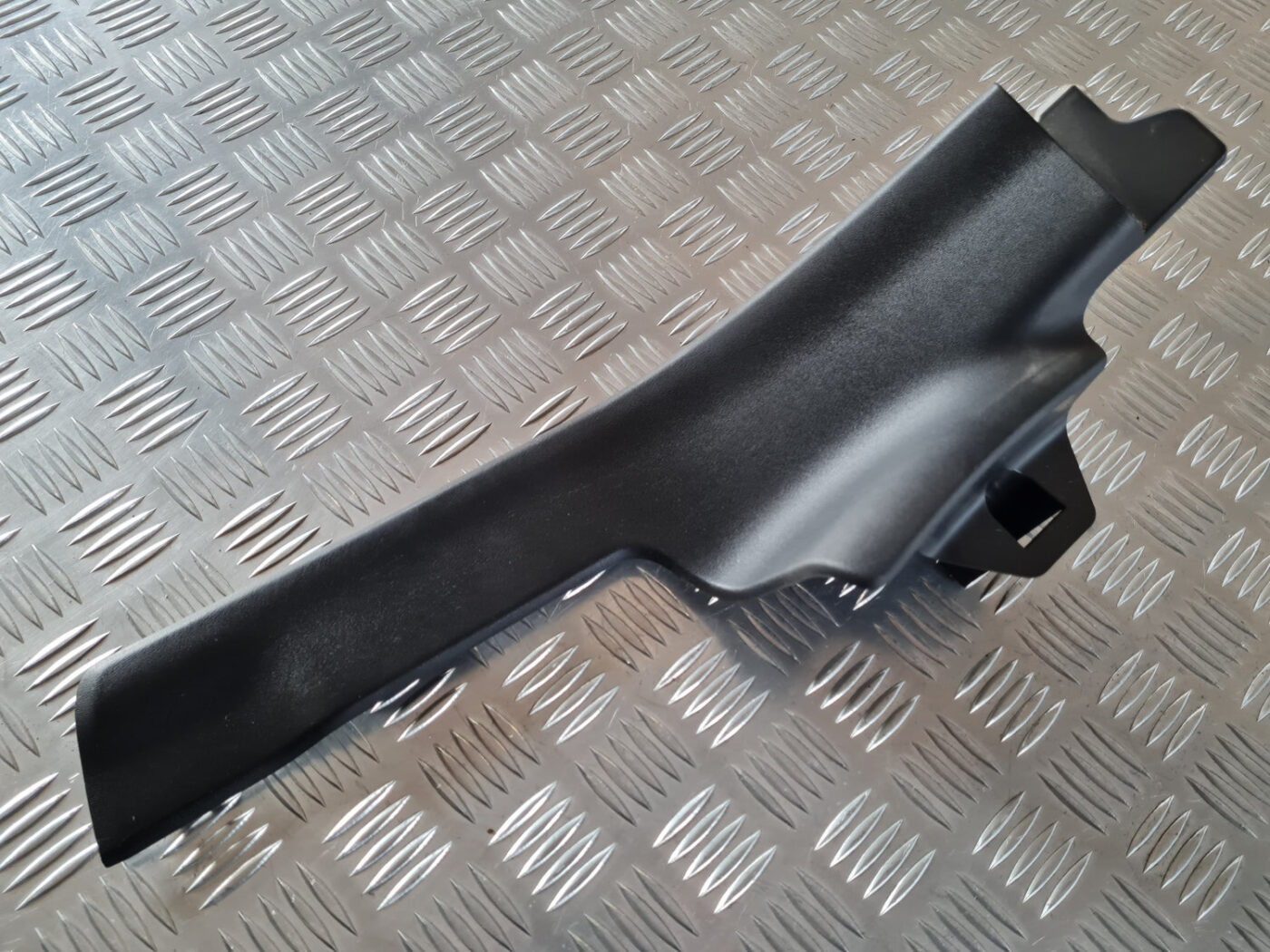 Sliekšņa aizmugurēja laba uzlika (salonā) priekš VOLVO XC 60 2009 2 Sliekšņa aizmugurēja laba uzlika (salonā) priekš VOLVO XC 60 2009