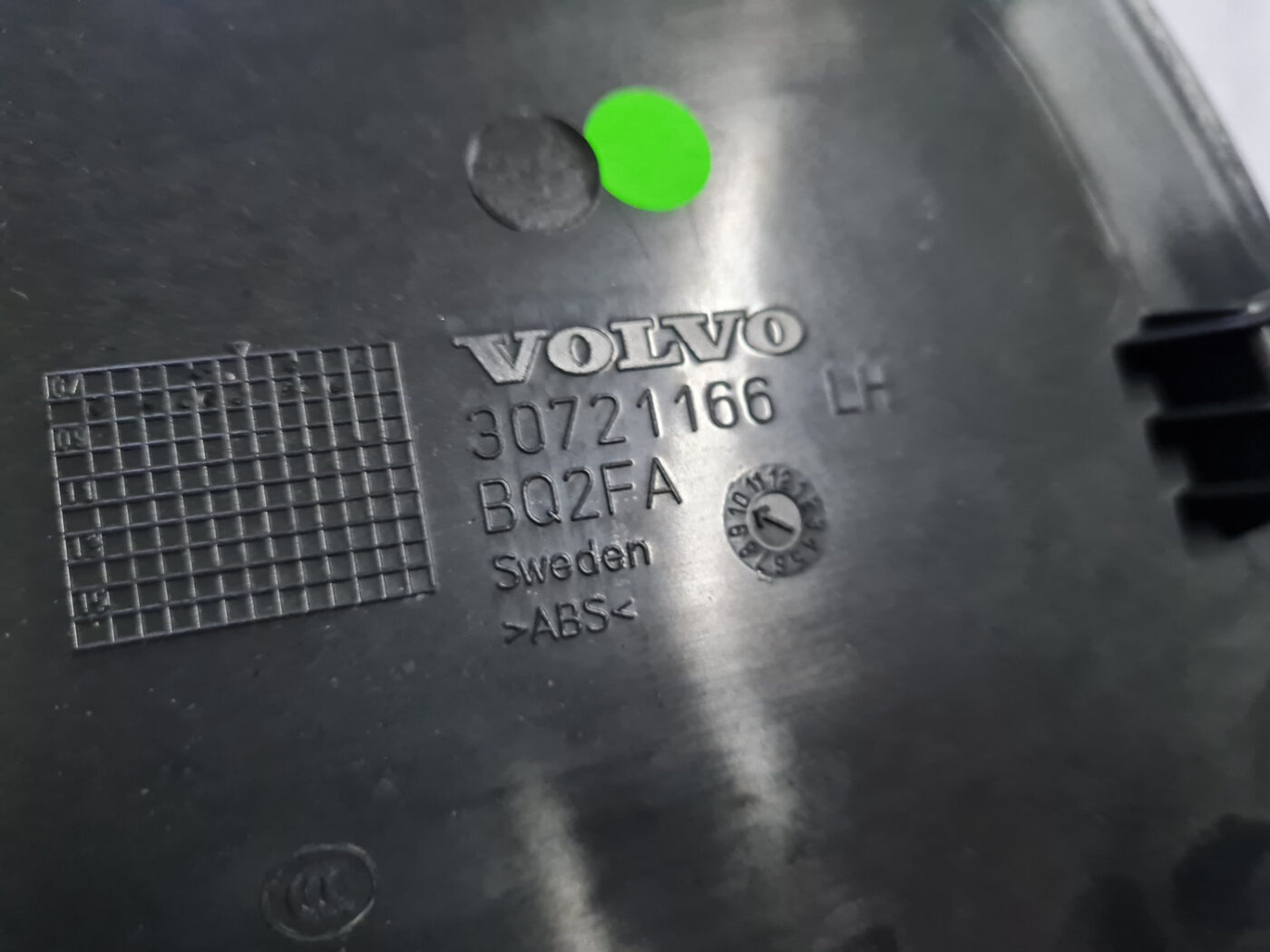 Bagažnieka nodalījuma statnes apdare priekš VOLVO XC 60 2009 3 Bagažnieka nodalījuma statnes apdare priekš VOLVO XC 60 2009