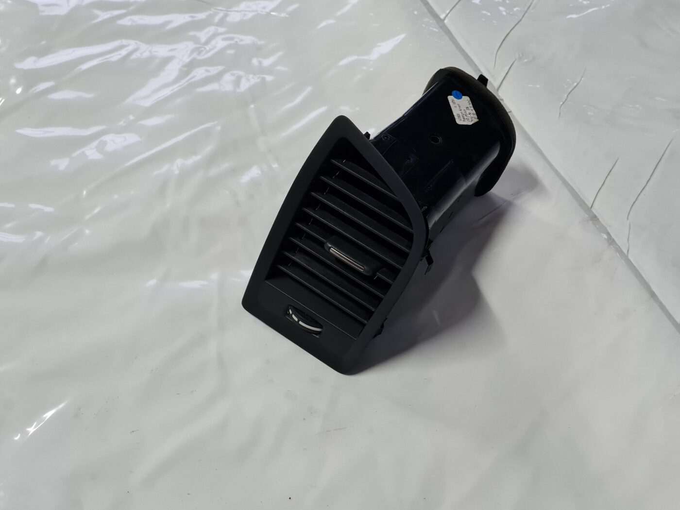 Mērinstrumentu paneļa gaisa vads, pa labi priekš VOLVO XC 60 2009 1 Mērinstrumentu paneļa gaisa vads, pa labi priekš VOLVO XC 60 2009