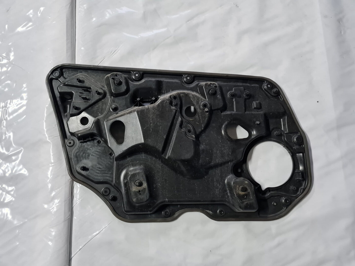 Stikla pacelšanas mehānisma panele priekš VOLVO XC 60 2009 3 Stikla pacelšanas mehānisma panele priekš VOLVO XC 60 2009