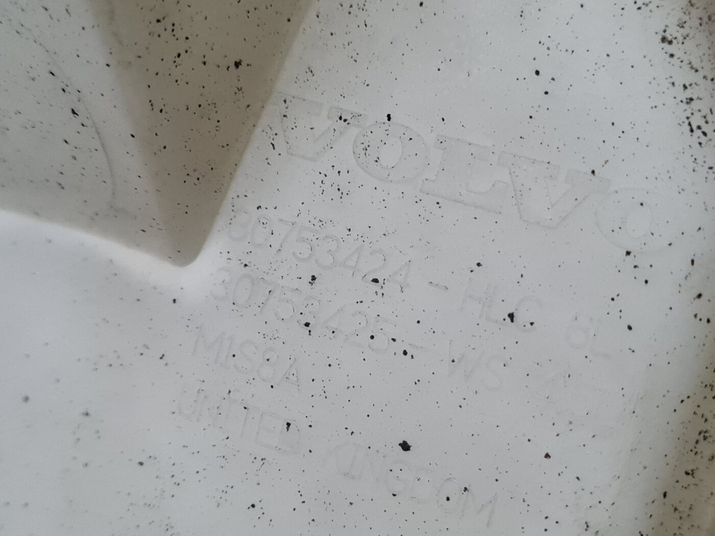 Mazgātāja šķidruma tvertne priekš VOLVO XC 60 2009 3 Mazgātāja šķidruma tvertne priekš VOLVO XC 60 2009