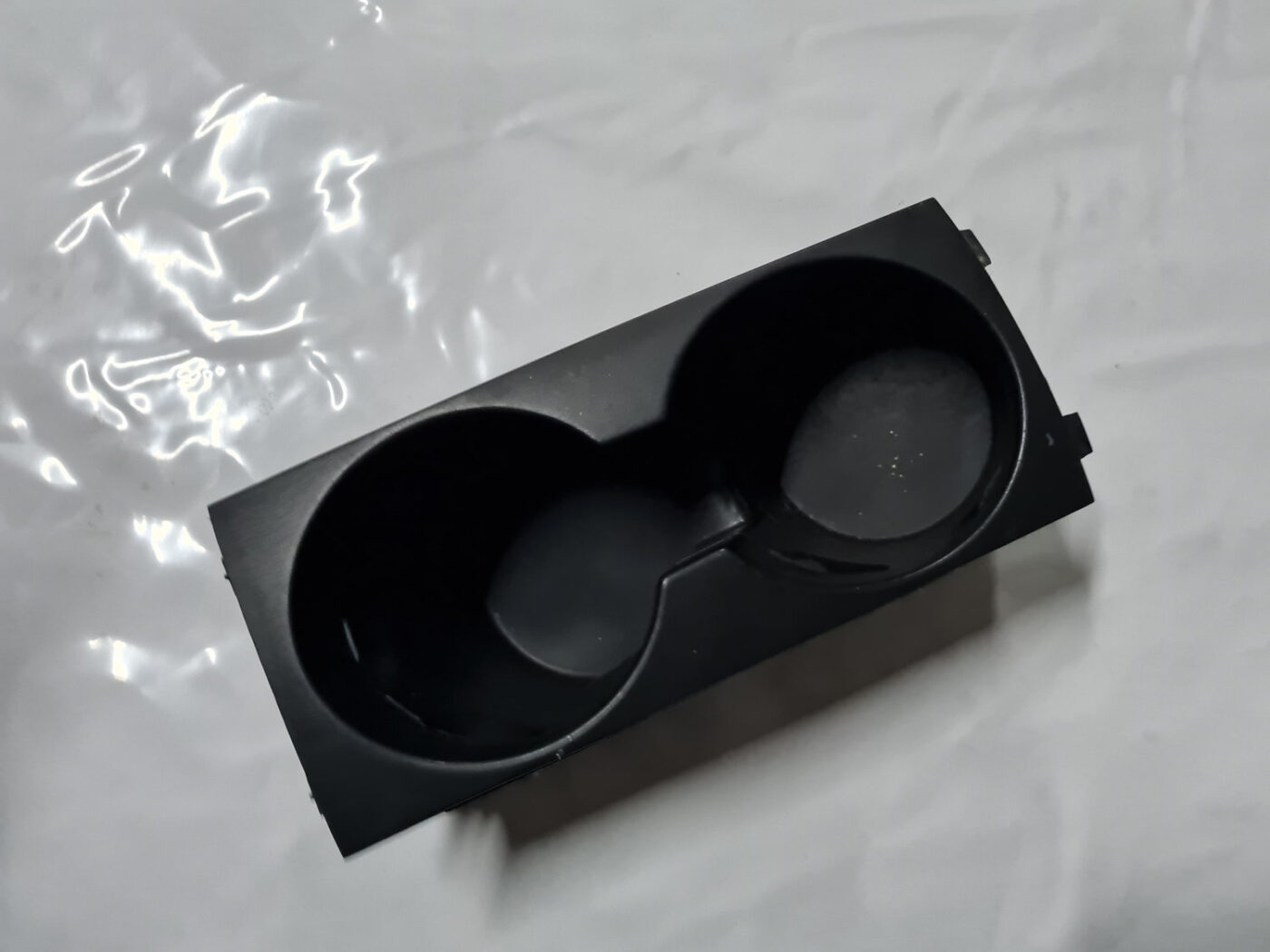 Krūzes turētājs priekš VOLVO XC 60 2009 2 Krūzes turētājs priekš VOLVO XC 60 2009