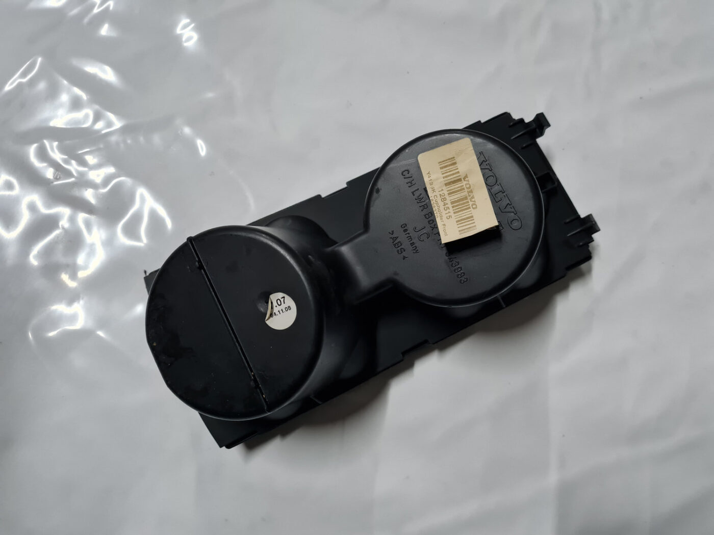 Krūzes turētājs priekš VOLVO XC 60 2009 5 Krūzes turētājs priekš VOLVO XC 60 2009