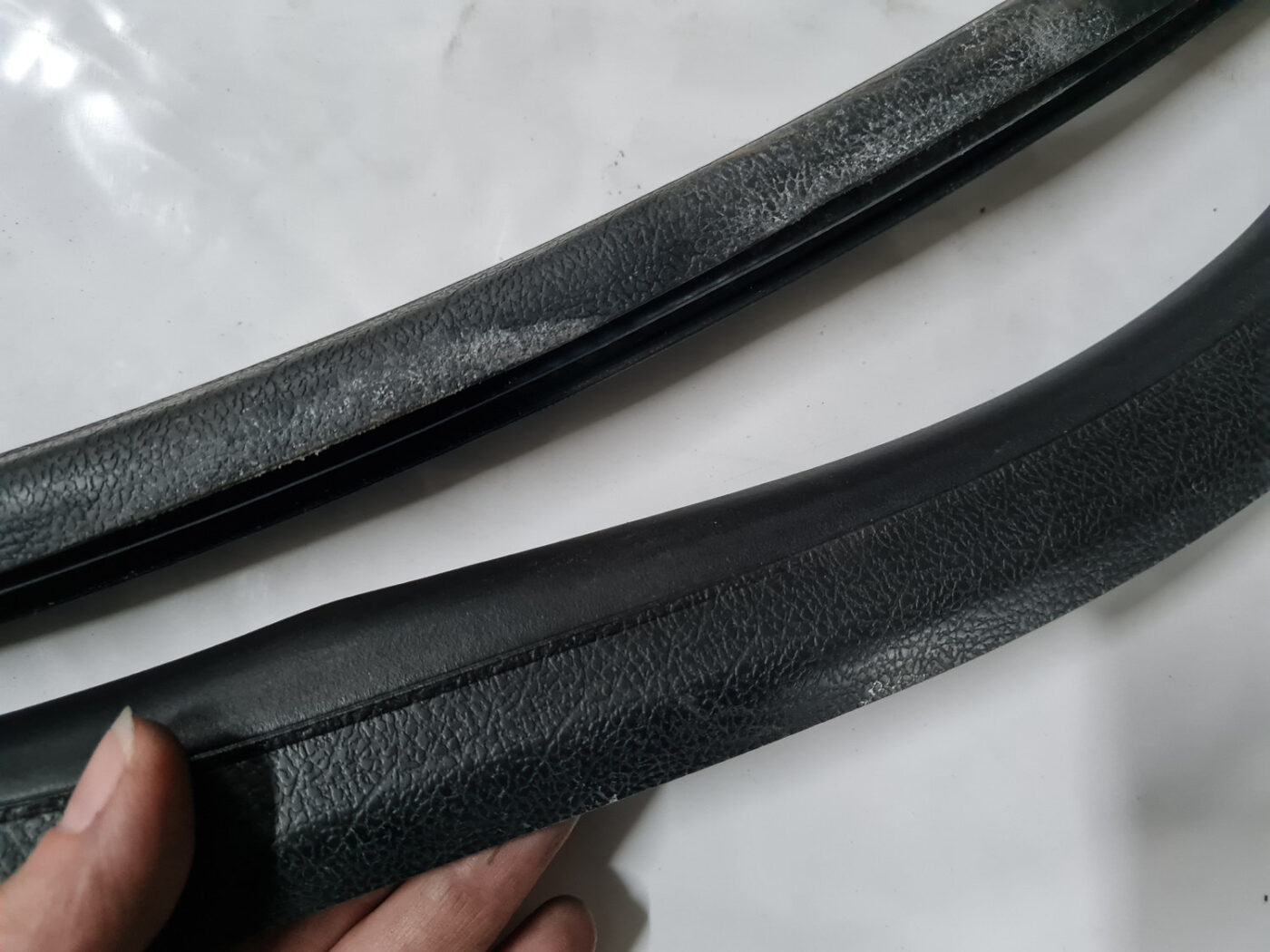 Durvju gumija priekš VOLVO XC 60 2009 3 Durvju gumija priekš VOLVO XC 60 2009