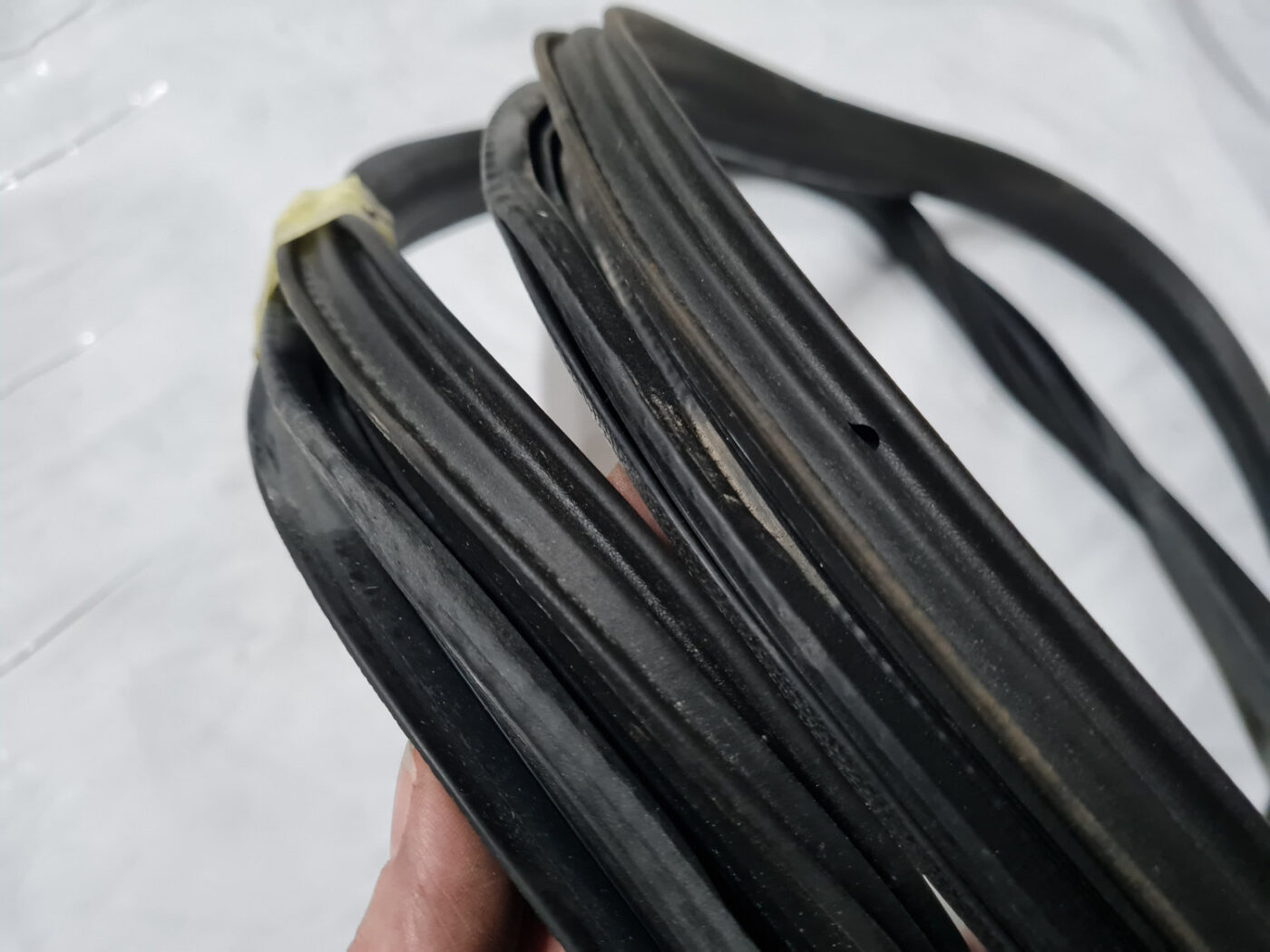 Durvju gumija priekš VOLVO XC 60 2009 4 Durvju gumija priekš VOLVO XC 60 2009