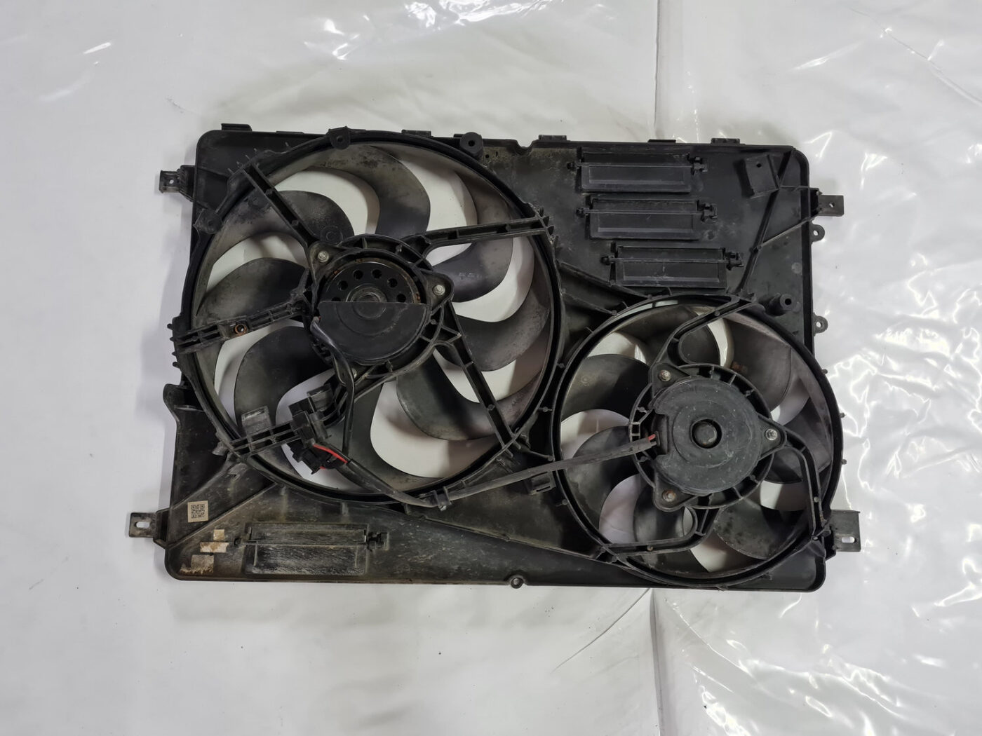 Dzesēšanas radiatora ventilators priekš VOLVO XC 60 2009 5 Dzesēšanas radiatora ventilators priekš VOLVO XC 60 2009