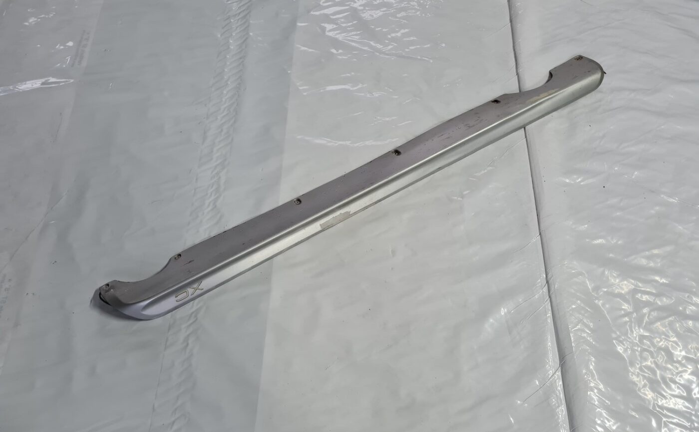 Ārēja sliekšņa kreisa uzlika priekš VOLVO XC 60 2009 1 Ārēja sliekšņa kreisa uzlika priekš VOLVO XC 60 2009