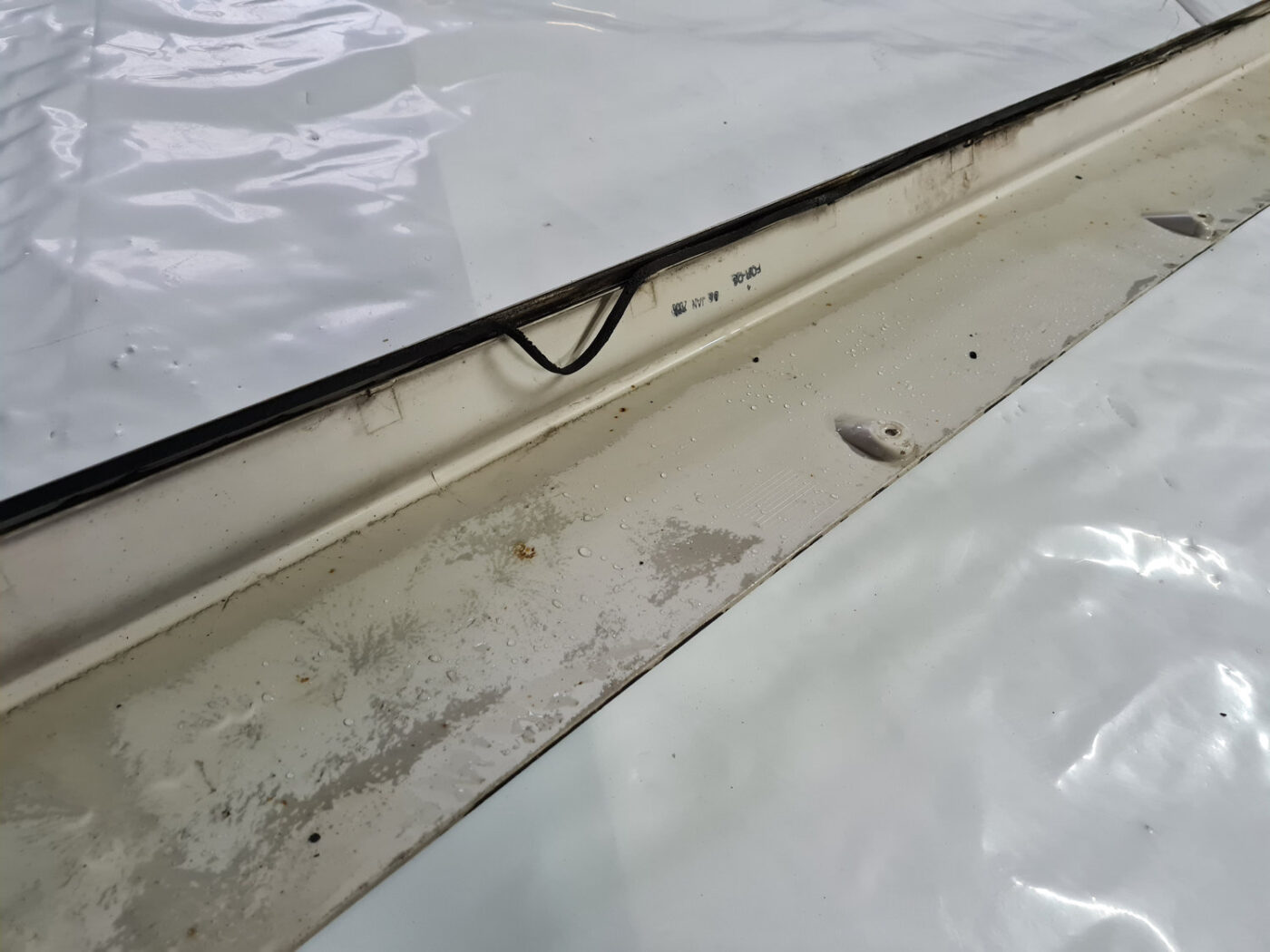 Ārēja sliekšņa kreisa uzlika priekš VOLVO XC 60 2009 6 Ārēja sliekšņa kreisa uzlika priekš VOLVO XC 60 2009