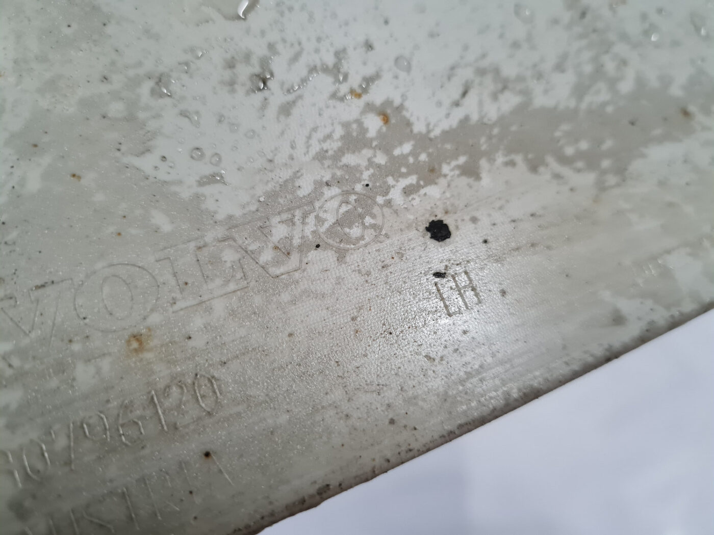 Ārēja sliekšņa kreisa uzlika priekš VOLVO XC 60 2009 3 Ārēja sliekšņa kreisa uzlika priekš VOLVO XC 60 2009