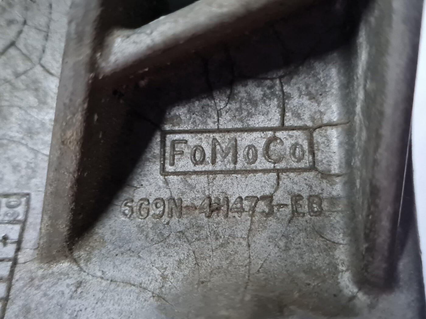 Pārnesumkārbas kronšteins priekš VOLVO XC 60 2009 3 Pārnesumkārbas kronšteins priekš VOLVO XC 60 2009