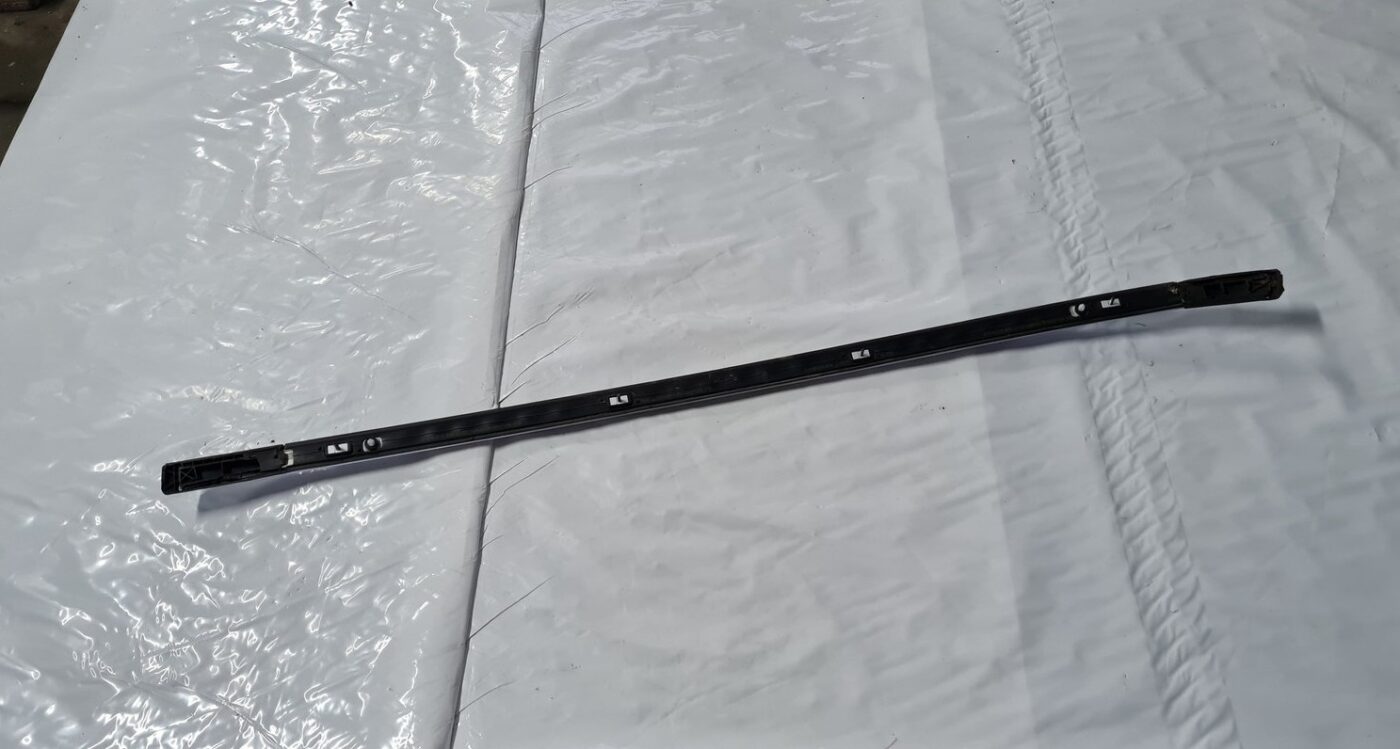 Jumta reliņi priekš VOLVO XC 60 2009 10 Jumta reliņi priekš VOLVO XC 60 2009