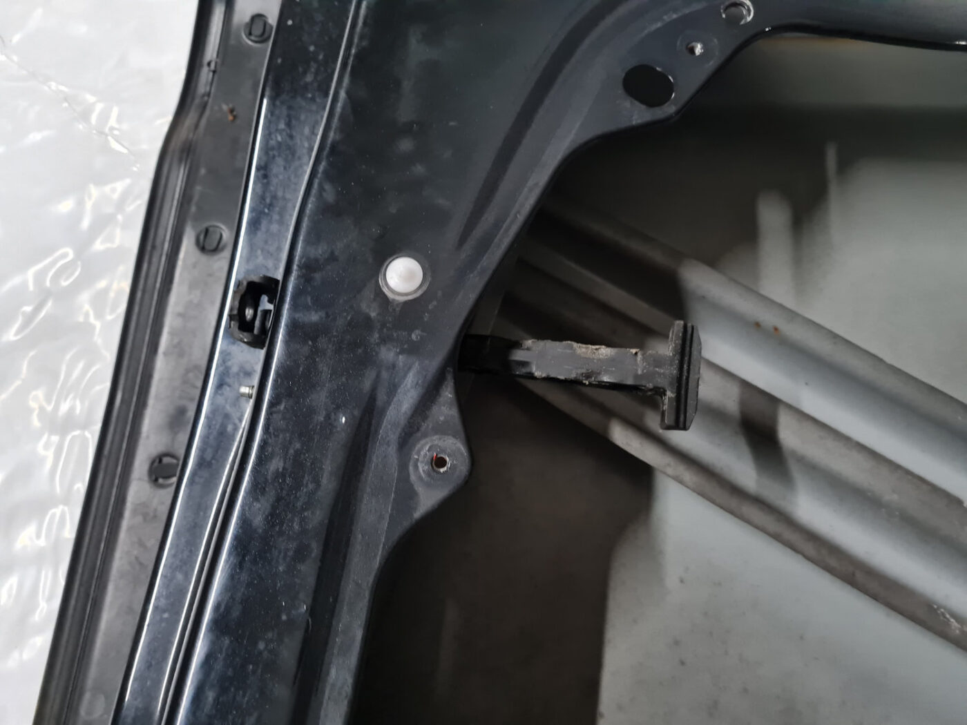 Priekšējās labās durvis priekš VOLVO XC 60 2009 3 Priekšējās labās durvis priekš VOLVO XC 60 2009