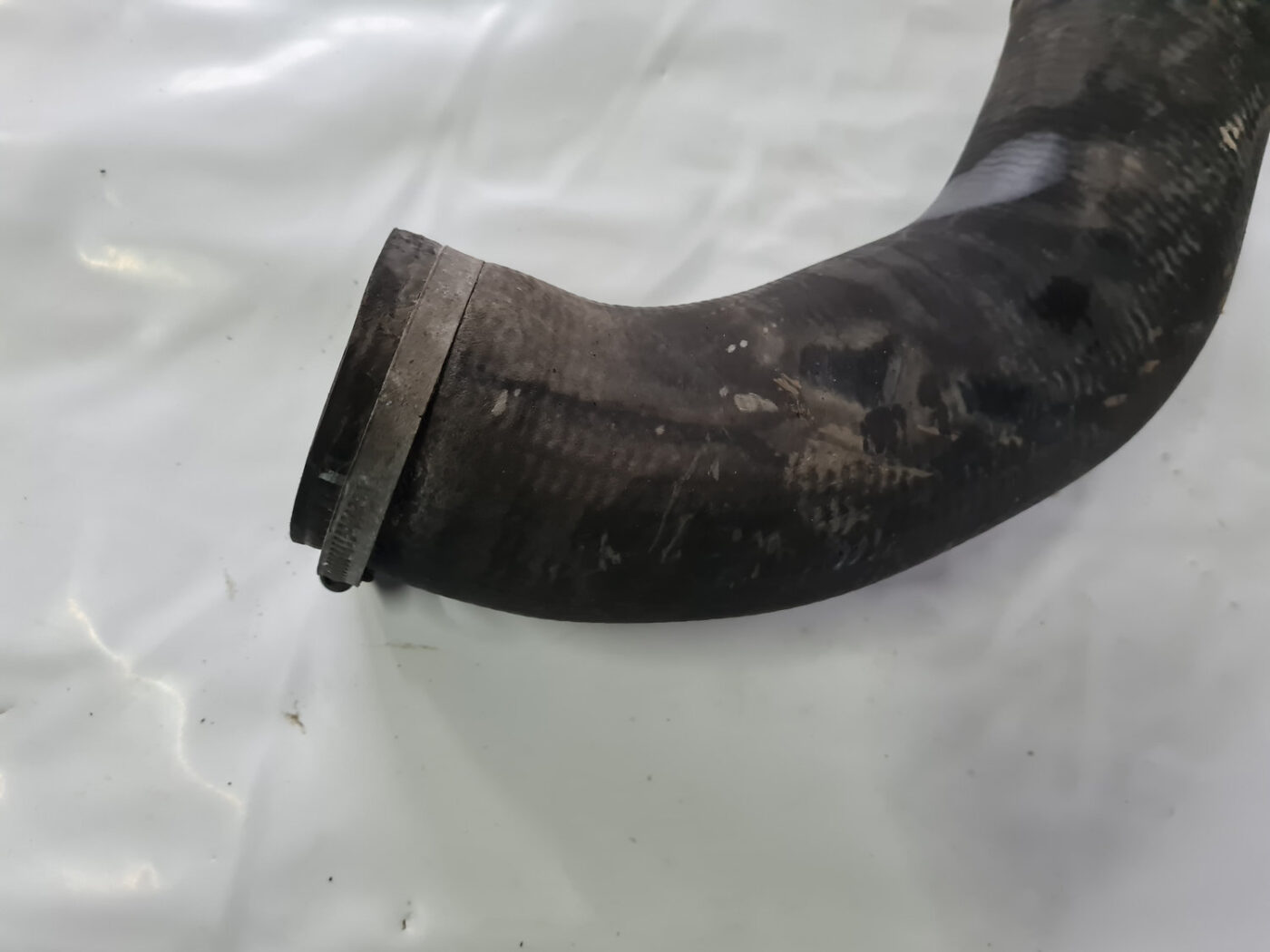 Interkulera caurule priekš VOLVO XC 60 2009 2 Interkulera caurule priekš VOLVO XC 60 2009