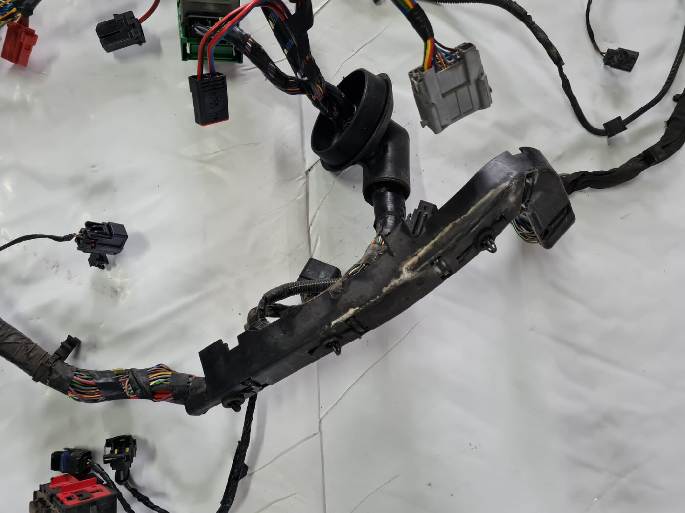 Dzinēja vadi priekš VOLVO XC 60 2009 21 Dzinēja vadi priekš VOLVO XC 60 2009