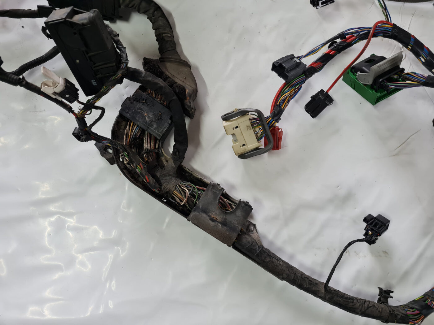 Dzinēja vadi priekš VOLVO XC 60 2009 18 Dzinēja vadi priekš VOLVO XC 60 2009