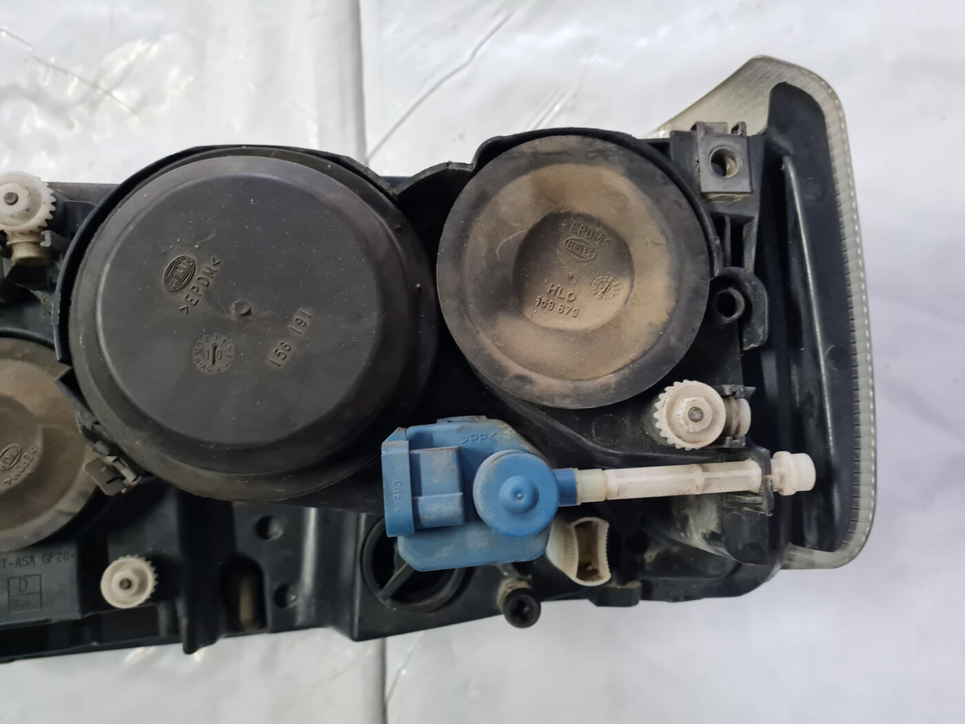 Priekšējais labais lukturis priekš RENAULT TRUCK 2004 8 Priekšējais labais lukturis priekš RENAULT TRUCK 2004