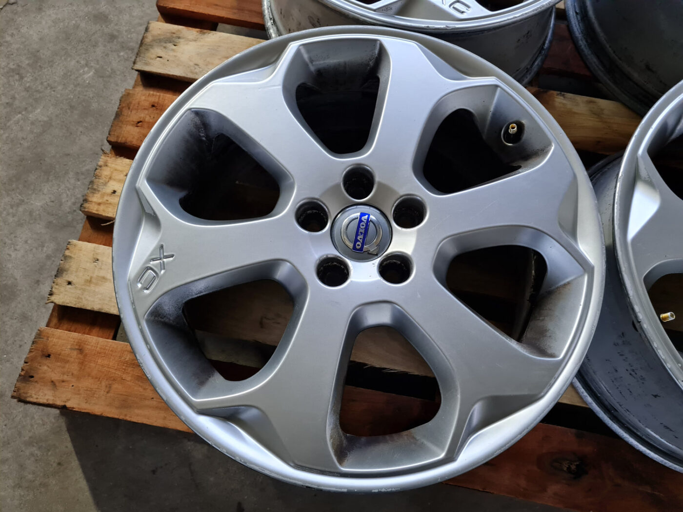 Lietie diski - vieglmetāla (kpl) priekš VOLVO XC 60 2009 2 Lietie diski - vieglmetāla (kpl) priekš VOLVO XC 60 2009