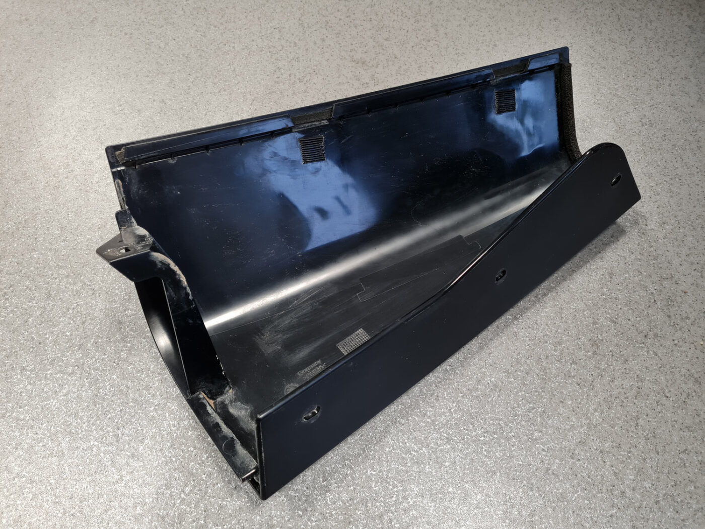 Sānu ārēja virsbūves uzlika priekš SKODA YETI 2012 8 Sānu ārēja virsbūves uzlika priekš SKODA YETI 2012