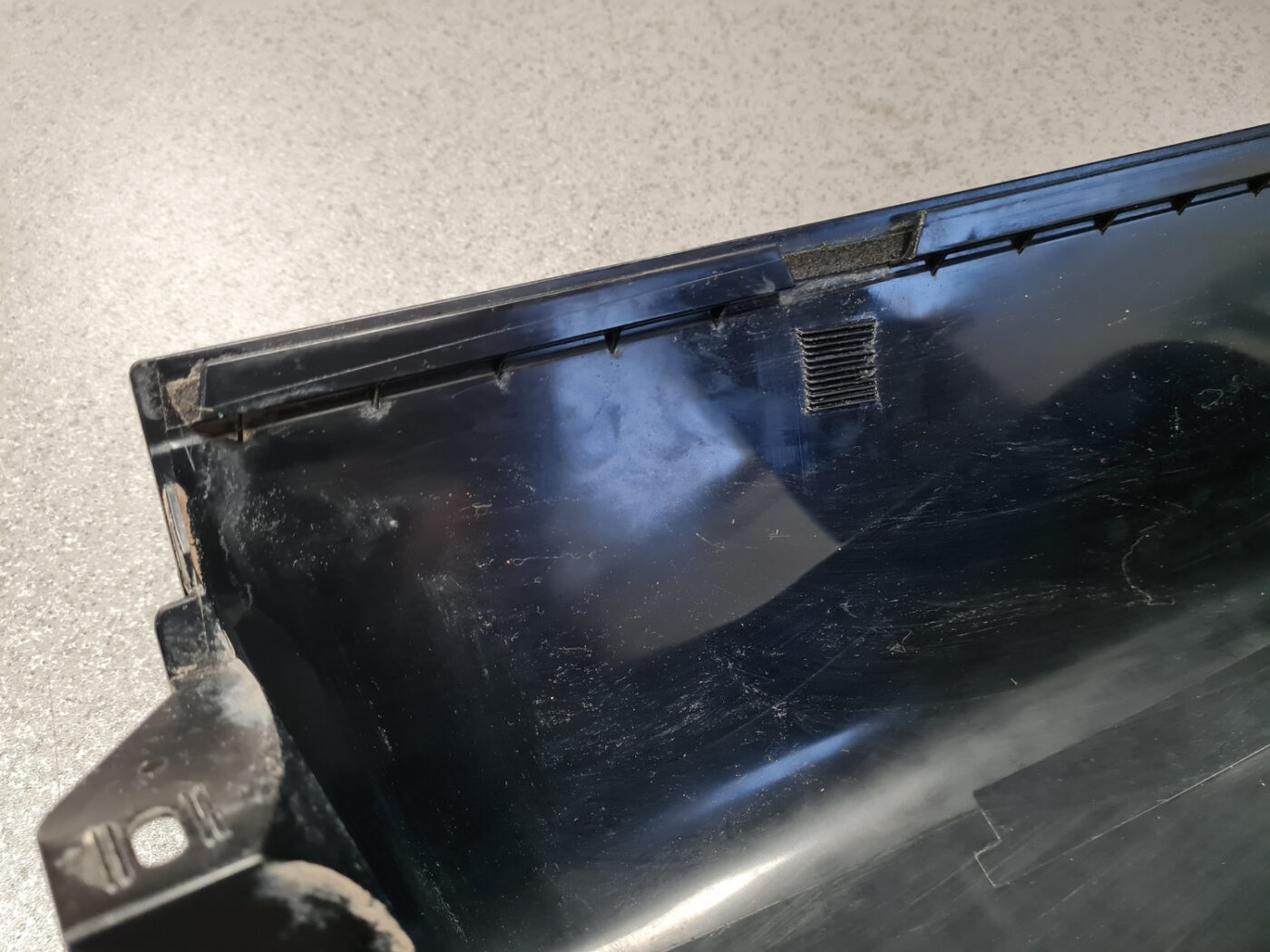 Sānu ārēja virsbūves uzlika priekš SKODA YETI 2012 5 Sānu ārēja virsbūves uzlika priekš SKODA YETI 2012